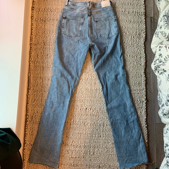 Side slit straight leg light wash jeans - Picture 2 of 2